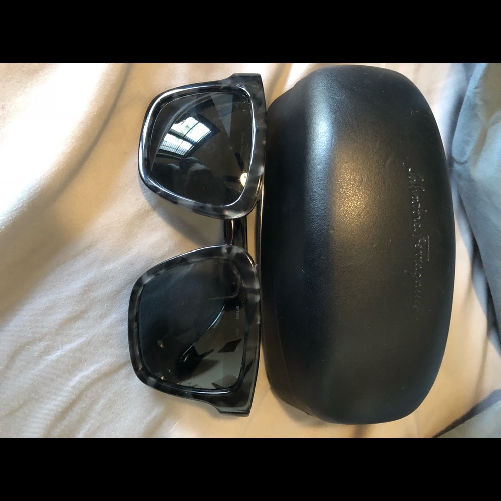 Ferragamo sunnies